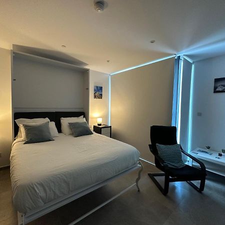 E1 Apartment High Level Sea View Gibraltar Exterior photo