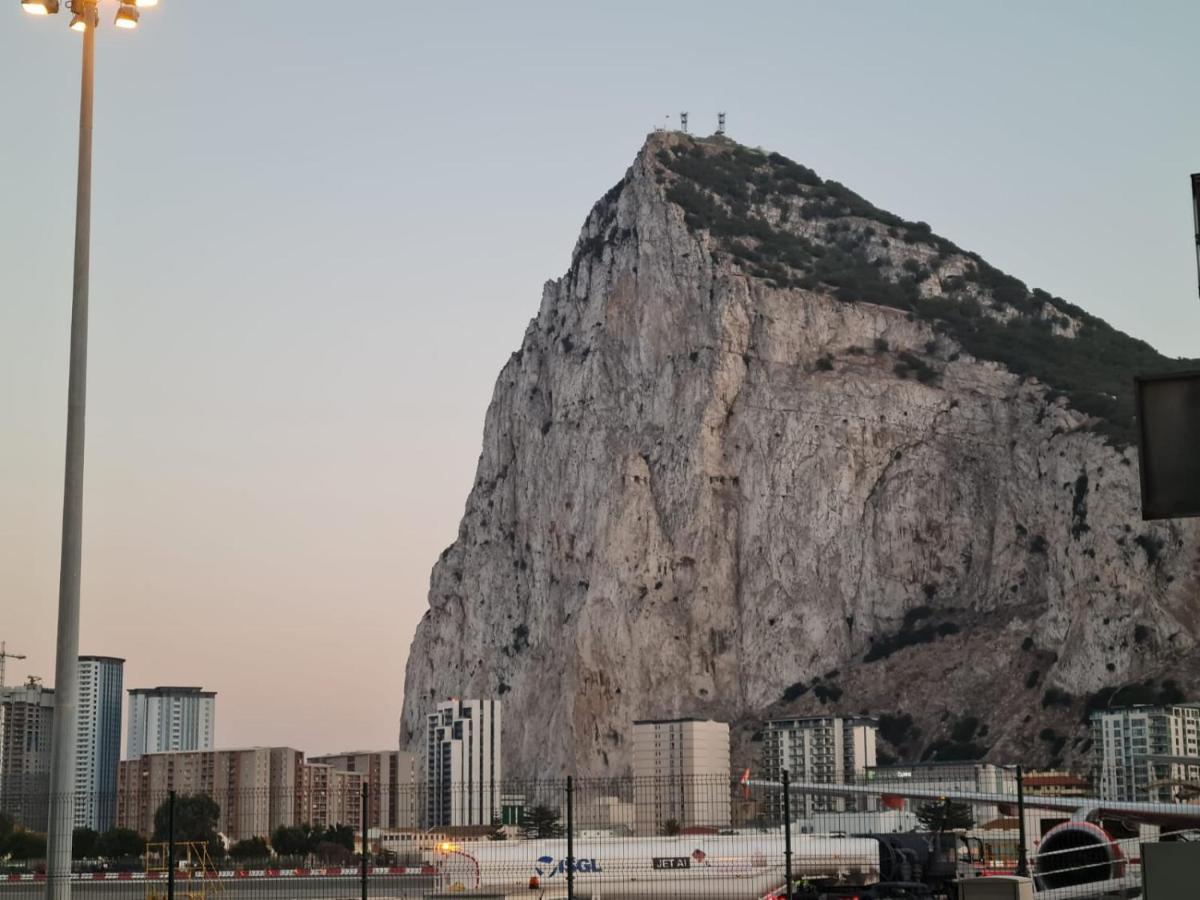 E1 Apartment High Level Sea View Gibraltar Exterior photo