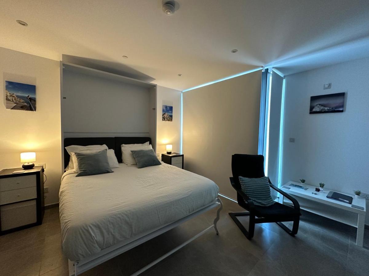 E1 Apartment High Level Sea View Gibraltar Exterior photo